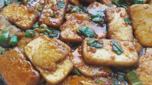Read more about the article Tofu z czosnkiem i imbirem